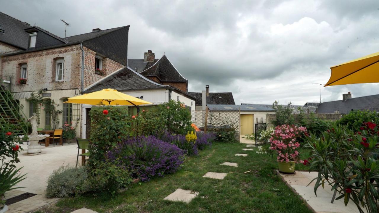 Au Chapitre Bed & Breakfast Rozoy-sur-Serre Exterior photo